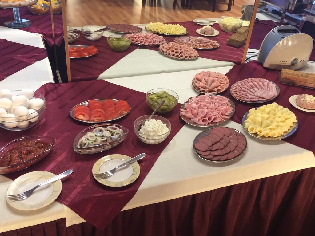 Rehe Hotel Тарту Экстерьер фото